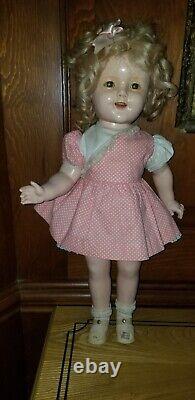 ANTIQUE COMPOSITION IDEAL SHIRLEY TEMPLE DOLL orig wig 18.5 orig shoes socks