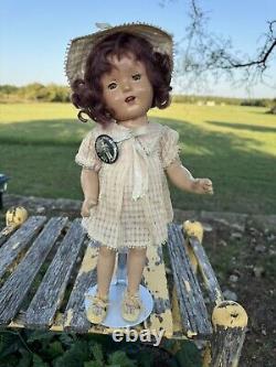 Antique composition 15Shirley Temple doll No Marked