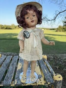 Antique composition 15Shirley Temple doll No Marked