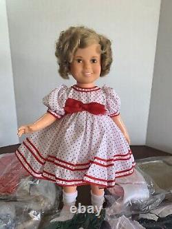 DANBURY MINT SHIRLEY TEMPLE DRESS UP-DOLL WITH 23 MOVIE COSTUMES Detailed