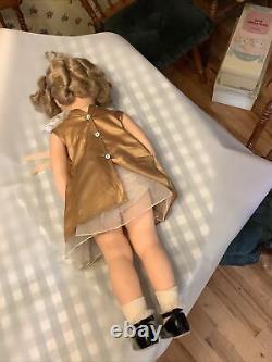 Shirley Temple Dreams and Love, Ideal Doll 1984 30 gold colored dress