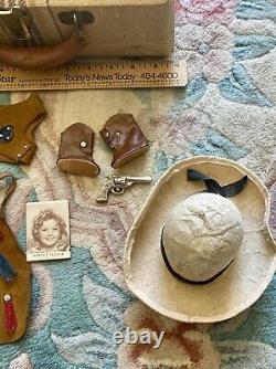 Vintage Ideal 30s Cowgirl Outfit For Composition Shirley Temple WithGun & Hat