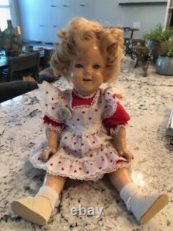 Vintage Shirley Temple very good used condition w pin